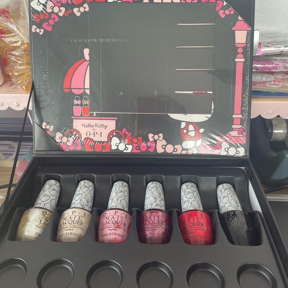 Hello kitty x OPI set